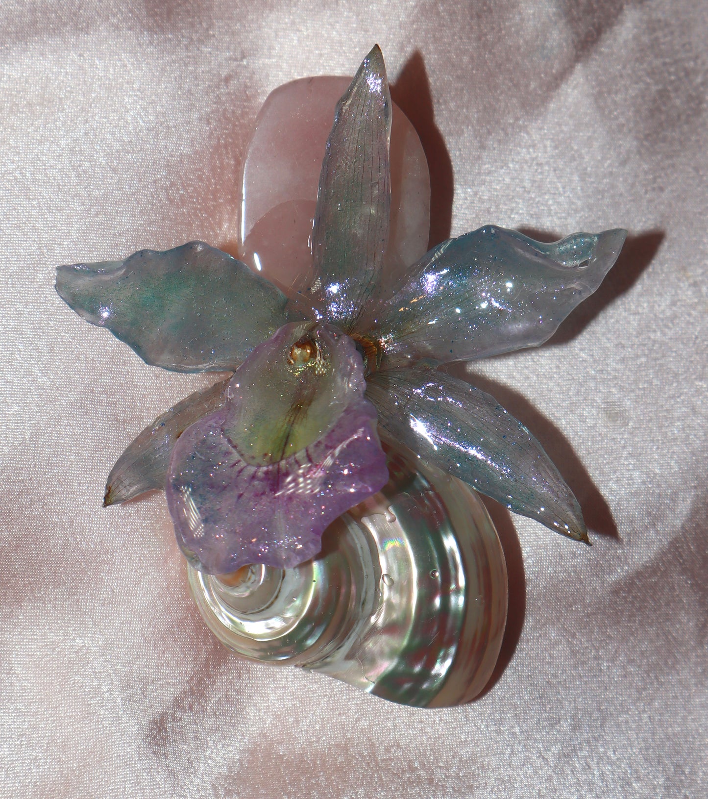 Clip~ Cattleya, Caracol & Cuarzo Rosa