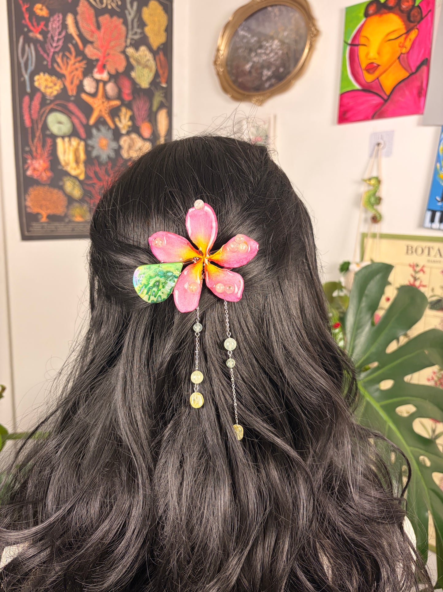 Plumeria & Prehnita Clip
