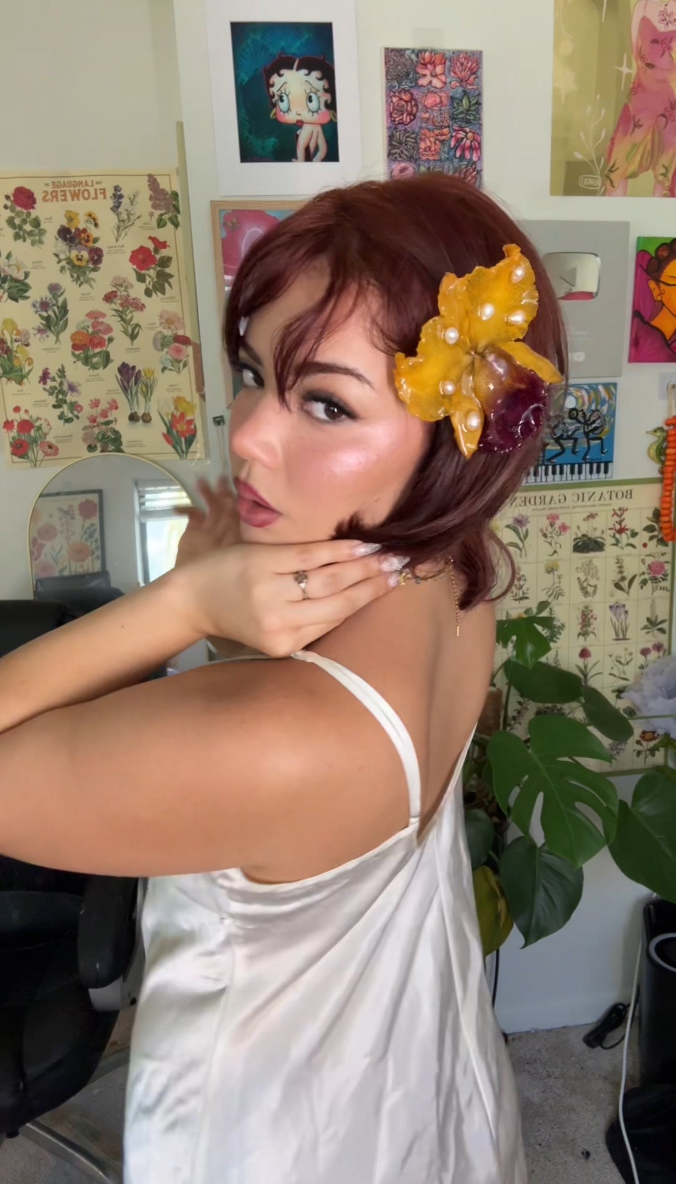 Golden Cattleya Clip