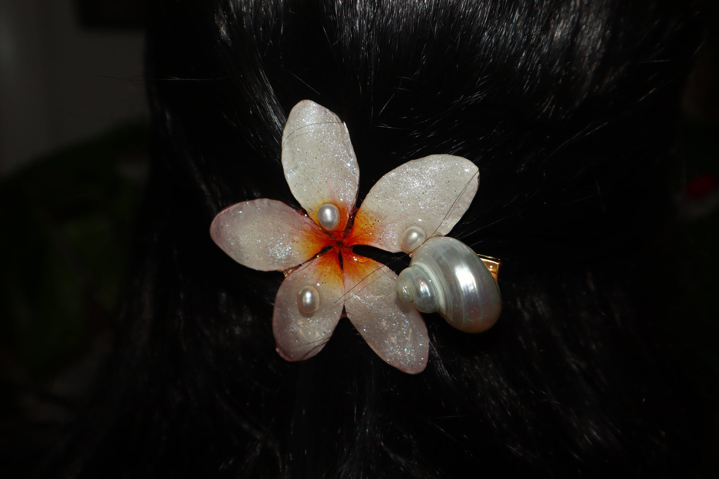 Plumeria & Shell Clip