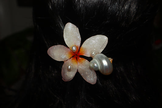 Plumeria & Shell Clip