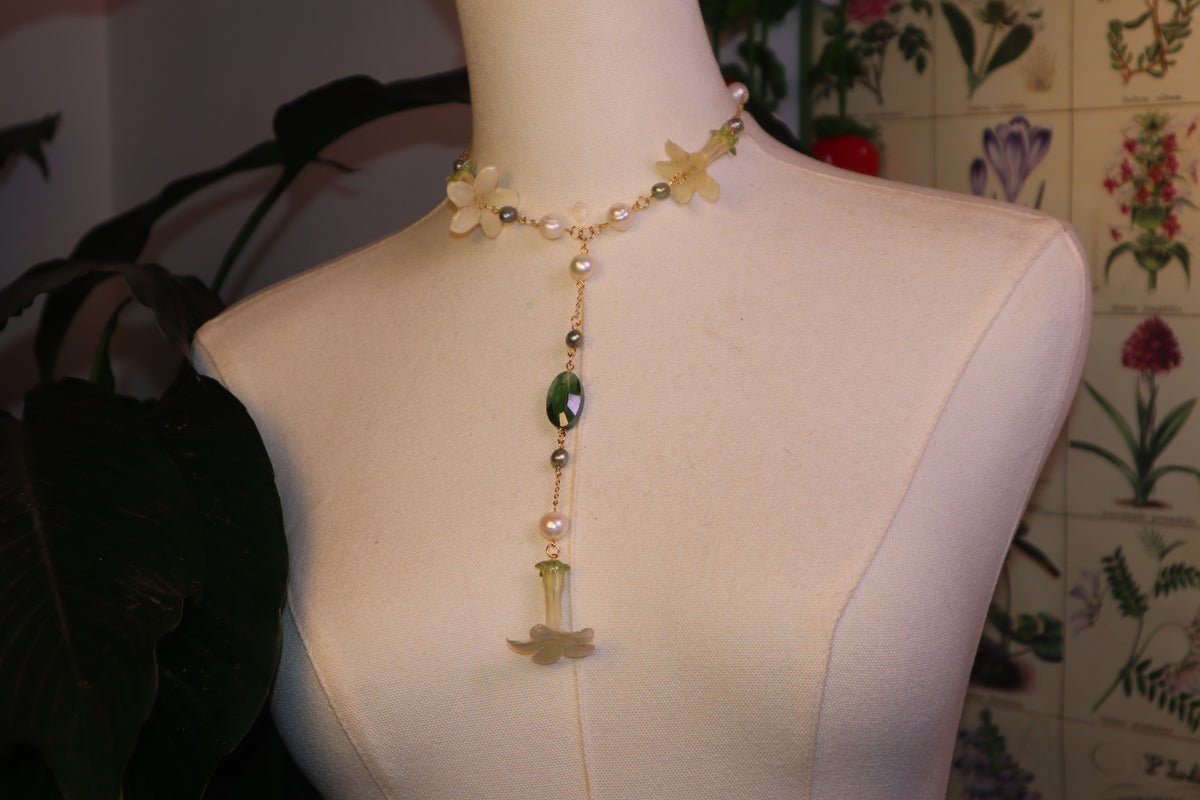 Jasmine ( collar )