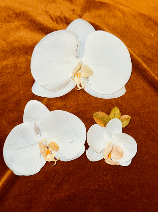 White Orchid Hair Clip ☁️🤍