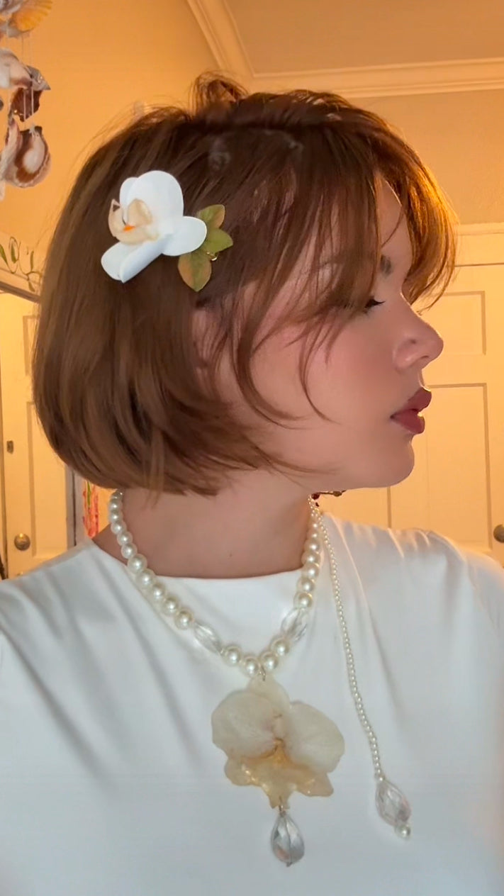 White Orchid Hair Clip ☁️🤍