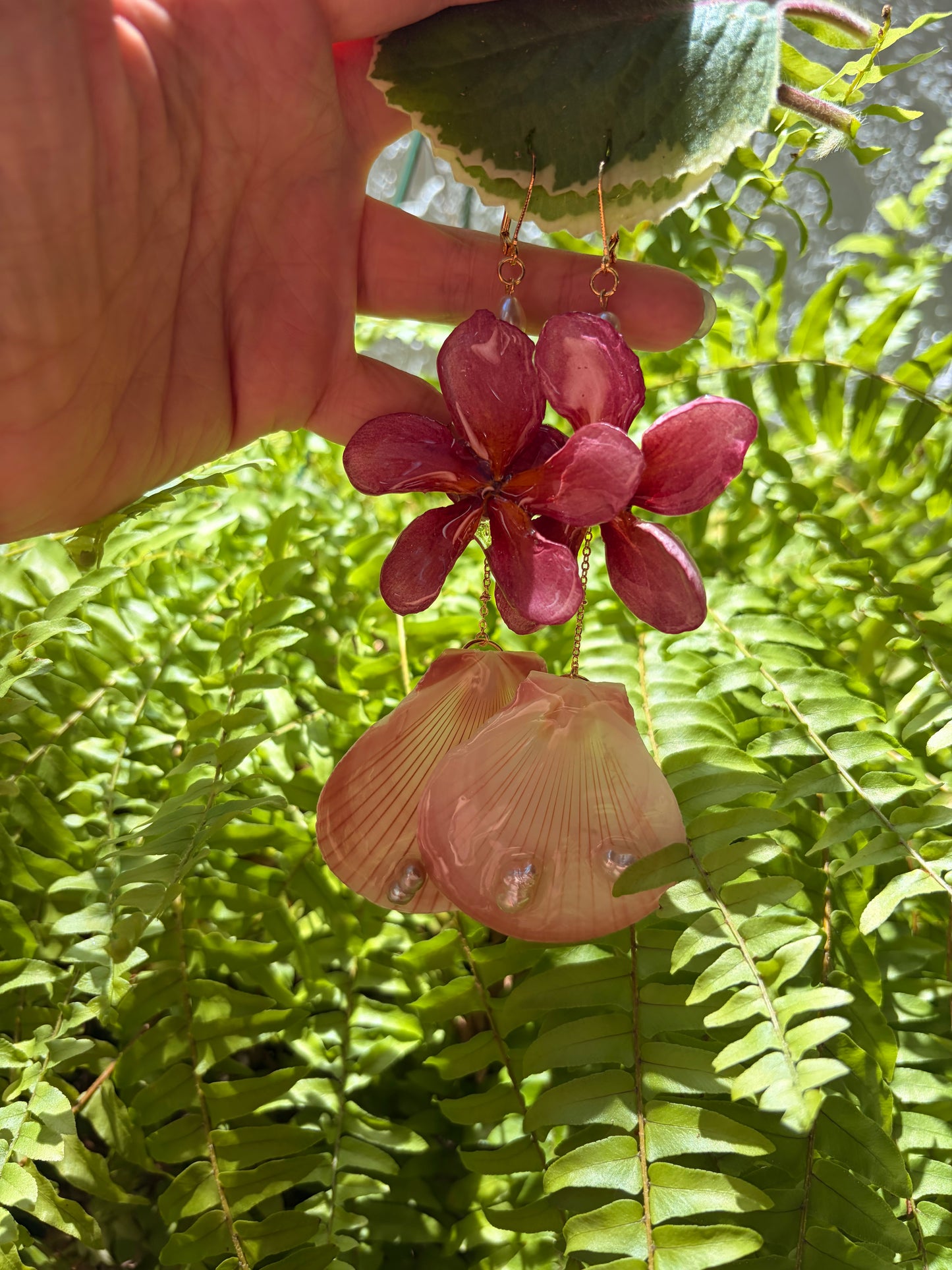 Plumeria Conchita Pendientes