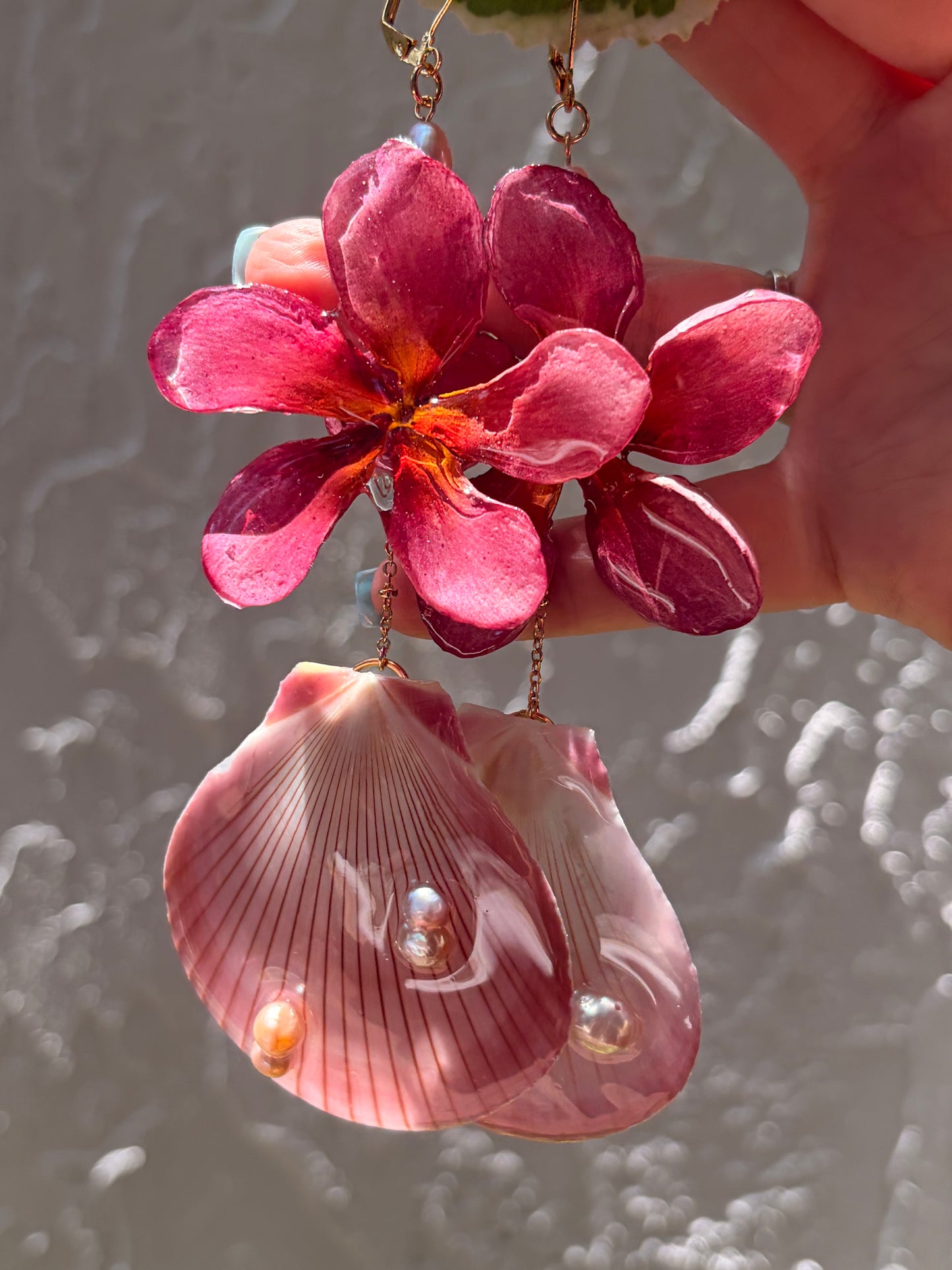 Plumeria Conchita Pendientes